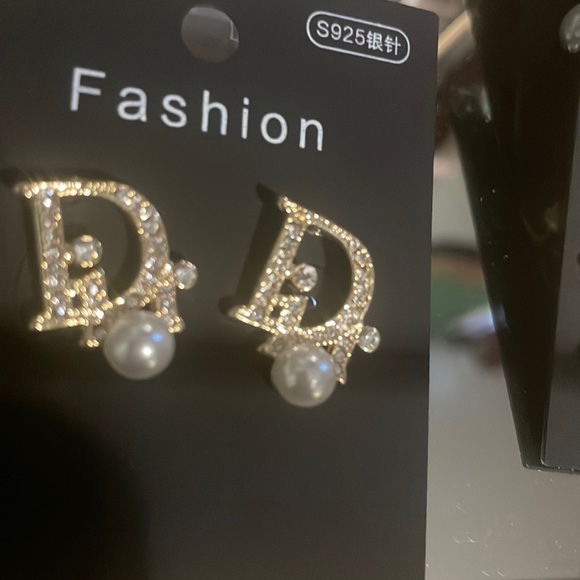 🆕 Bundle of Fashion Earrings - Picture 6 of 7
